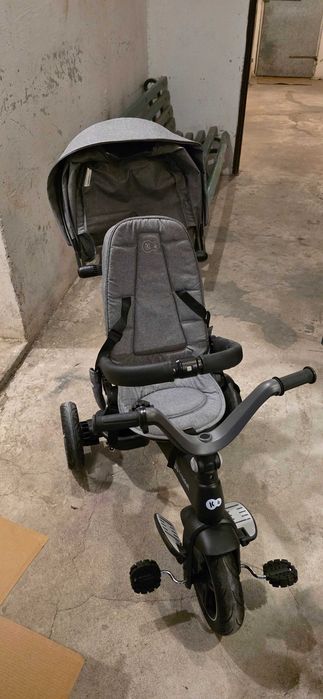 Rowerek trójkołowy Kinderkraft z prowadnikiem i obrotowym siedziskiem