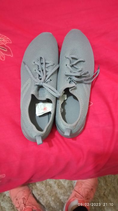 Tênis /sapatilhas n 44  cinzentas