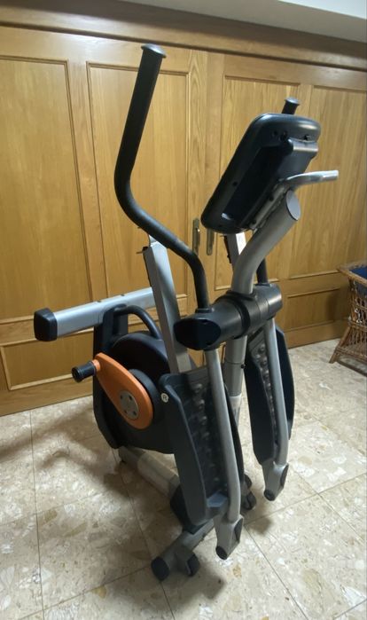 Pro-form compact trainer