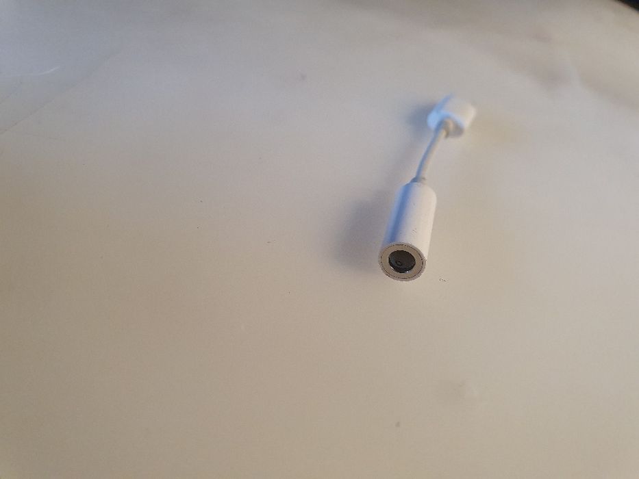 Apple Lightning Headphone Adapter64740453924867121