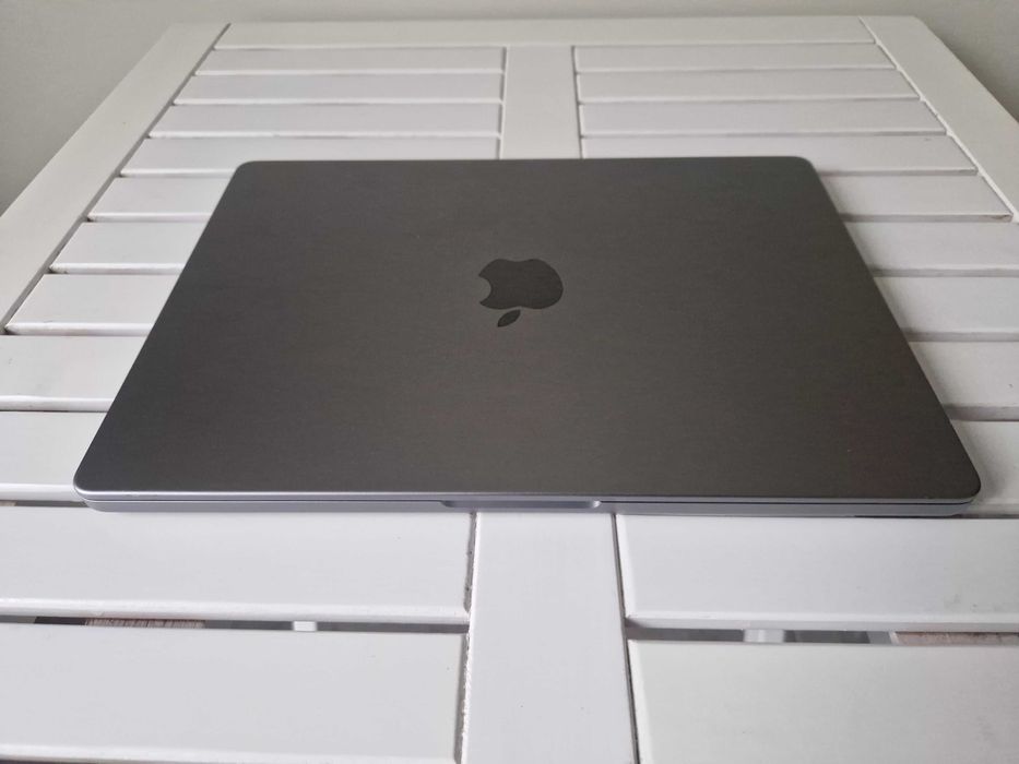 2021 Apple MacBook Pro 14 / M1 Pro / 16 / 512 / АКБ - 83 циклів / стан нового (10 / 10)