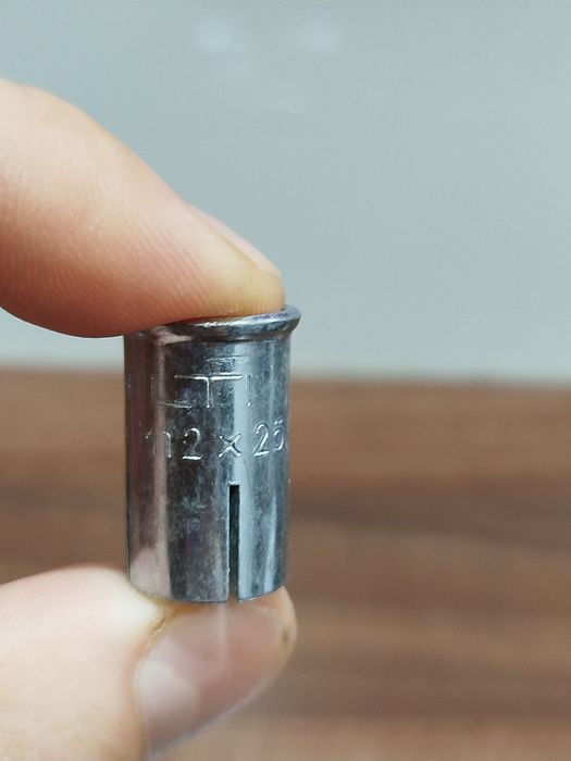 Kotwa wpuszczana HKD Hilti 12×25. 70 szt