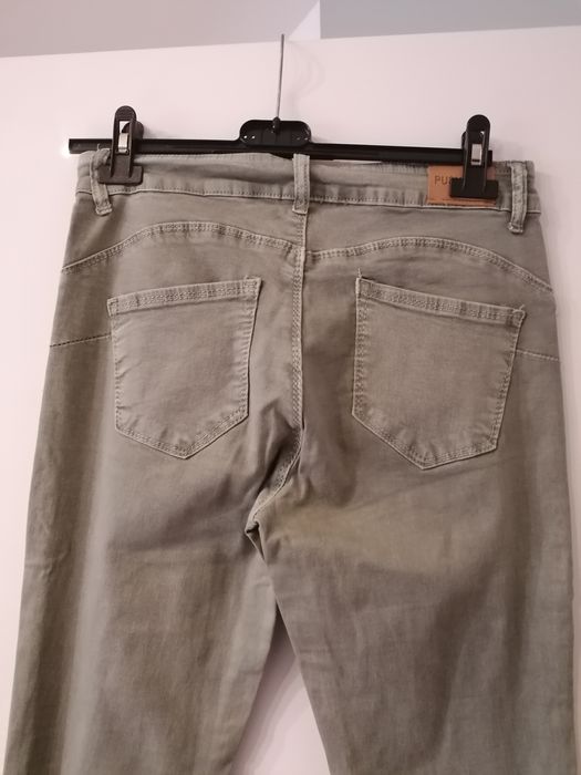 Calças elásticas skinny push up em caqui - tamanho L