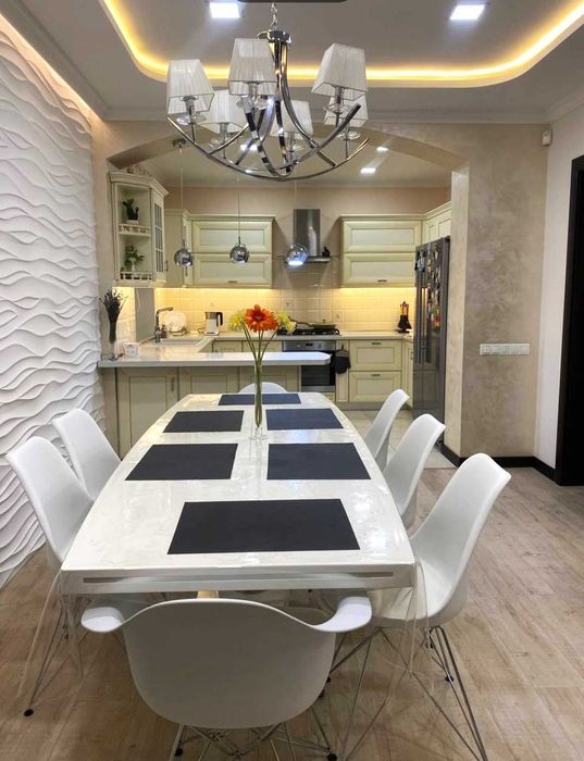 Продаж СУЧАСНОГО будинку з ЦОКОЛЬНИМ  поверхом вул. Солідарності ТОРГ