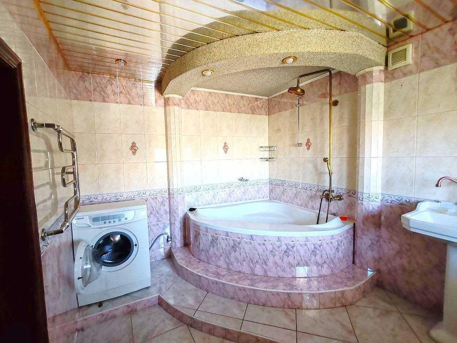 Оренда 4-кімнатної квартири площею 118 м² на вул. Грецька, довгострокова оренда