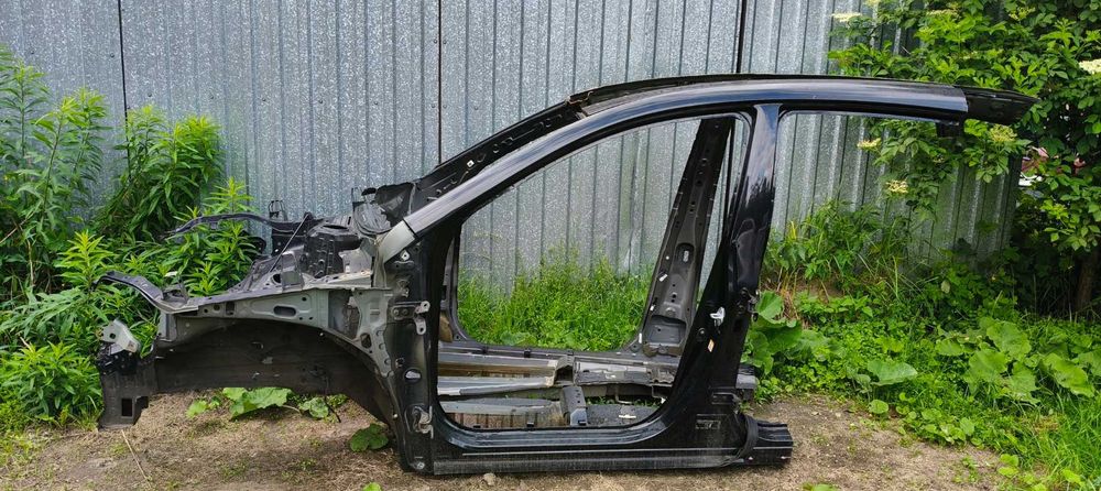 Четверть Toyota Rav4 IV крило кузов разборка
