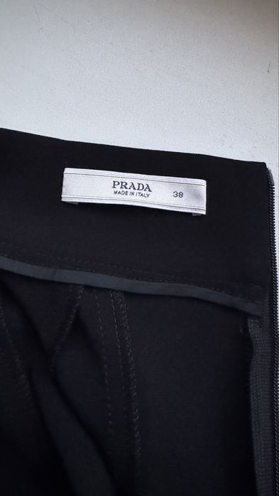Юбка черная Prada 38