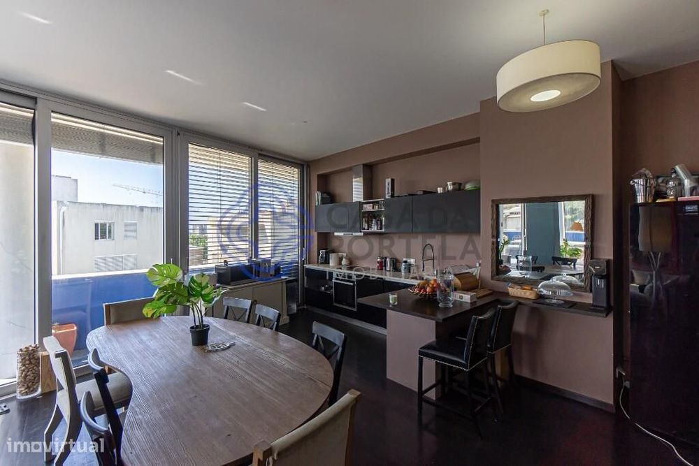 Excelente apartamento T5 rua de Serralves !Penthouse ! Terraço , 4 lug