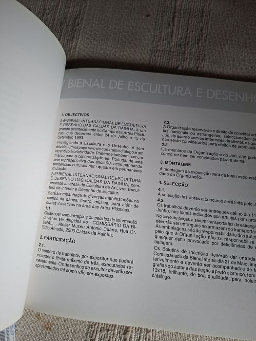 Catálogo de exposição de arte moderna em Caldas da Rainha ano 1993