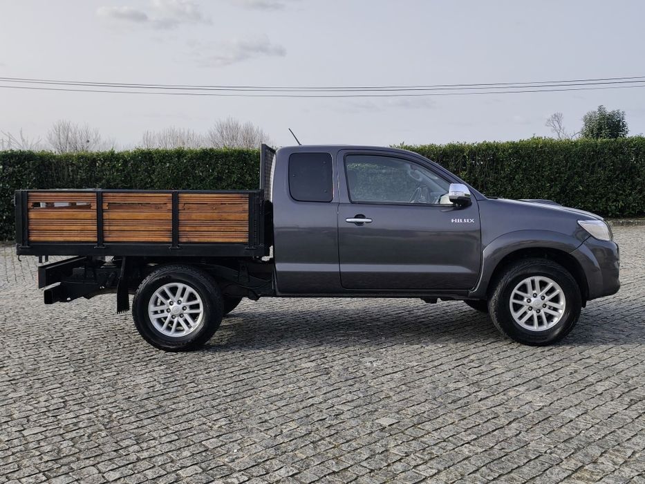 Toyota Hilux 2.5D4D 4x4 King Cab 3 Lugares Nacional