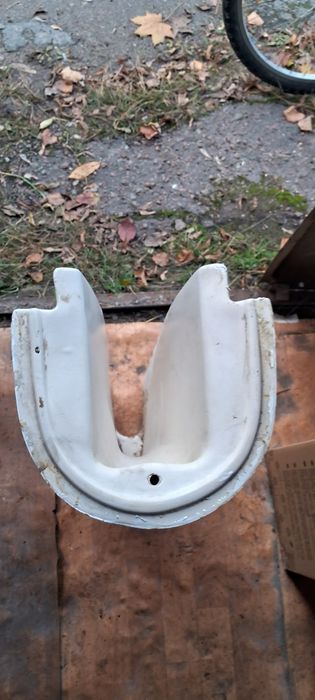 Раковина з п'єдесталом / підставкою