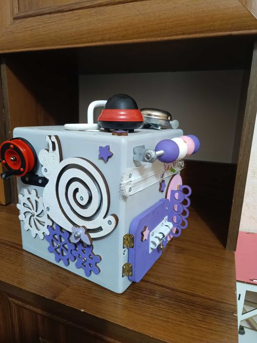 Дитяча іграшка бізі куб