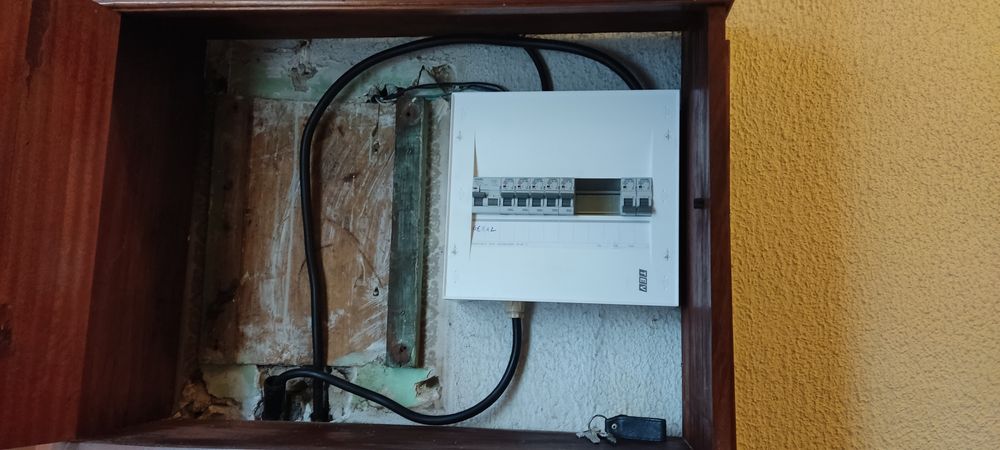 Eletricista certificado DGEG