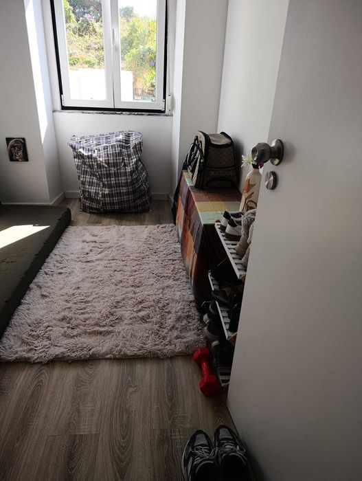 Quarto em Apartamento T2 - Zona do Beato.