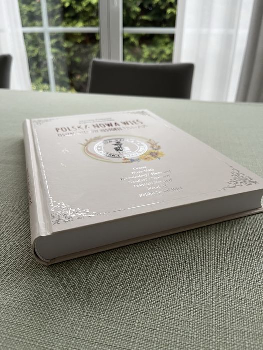 Książka Polska Nowa Wieś Osiem Wiekow Historii