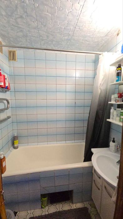 Продам 3к квартиру метро Индустриальная 42000