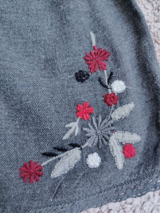 Bluzka z haftem Zara rozm. 92 idealny stan