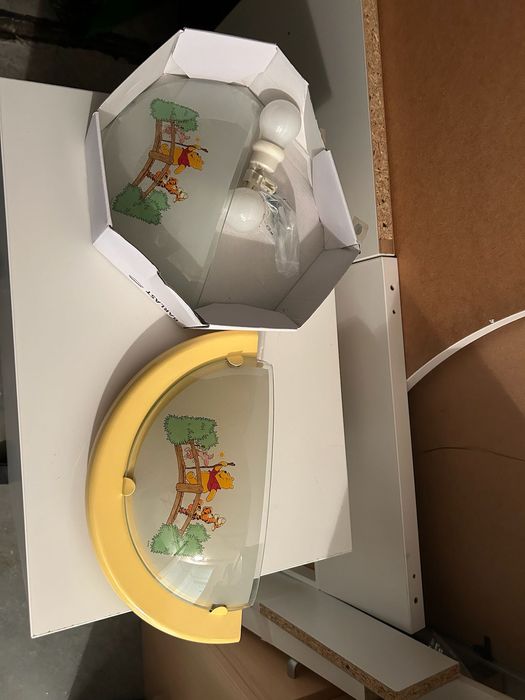 COnjunto lâmpadas de criança.