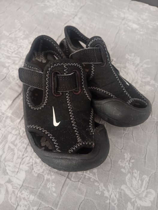 Sandałki Nike czarne rozm. 23