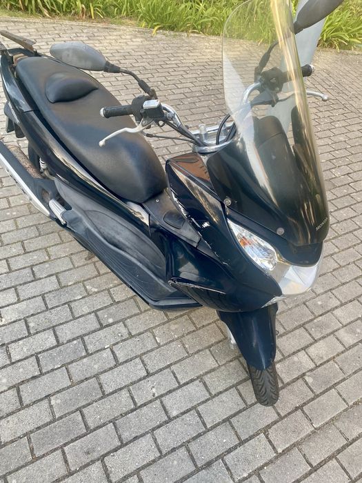 Honda PCX 125 (pneus novos)