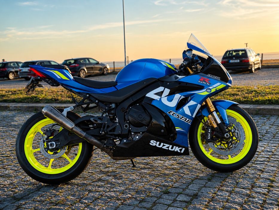 Suzuki Gsxr 1000R versão R  com 210 cv