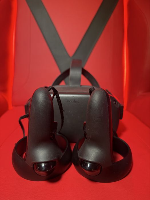 Oculus quest 1,2  два шлема