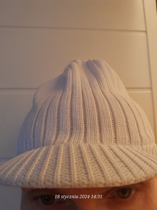 Czapka H&M biała plus szara