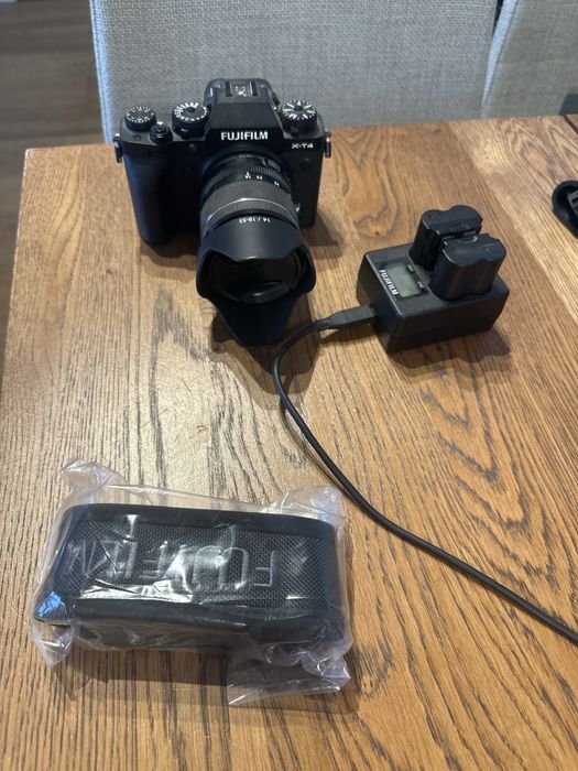 Fujifilm X-T4 XF 18-55mm F/2.8-4