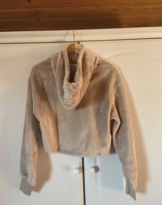 Sweatshirt beje com pelo