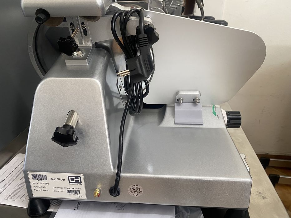 Maquina de cortar fiambre /lâmina 0,25 cm NOVA