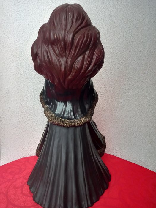 AMÁLIA (Escultura da Fadista)