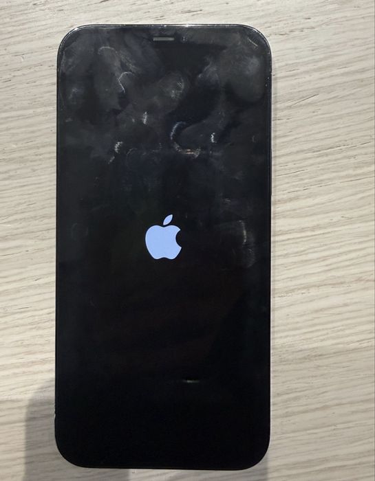 iPhone 12 pro max em bom estado