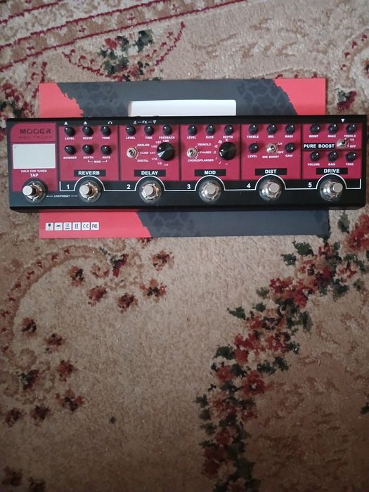 Продаю гітарну педаль Mooer Red Truck(кейс в комплекті)