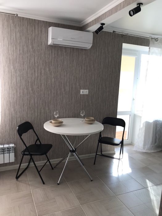 1-к ЛЮКС,Бевза,36,дуже тепла,подобово,фонтан,вокзали