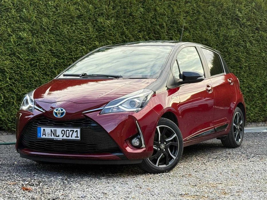 Toyota Yaris LIFT 1.5 Hybrid Automat / PREMIUM / LED / Klima / Kamera