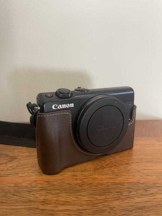 Canon EOS M100 +15-45mm + Acessorios