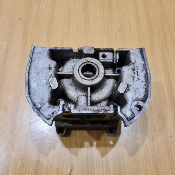 Husky 27 Gts Kartery Obudowa Silnika Korpus Blok Kpl