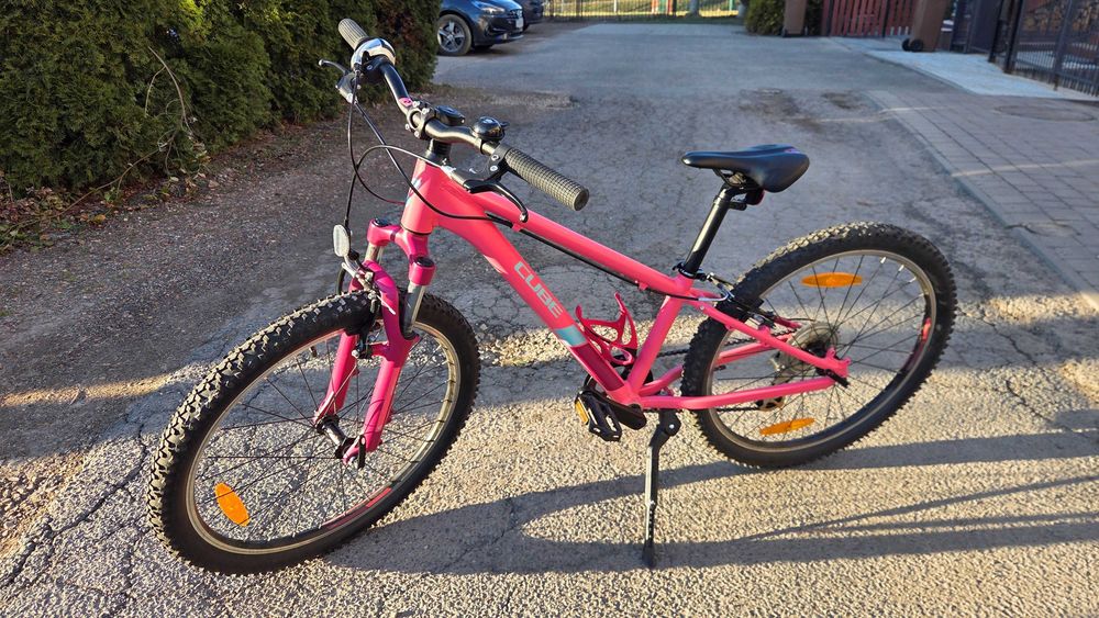 rower dziecięcy CUBE Acid Race 240 100% jak nowy amortyzator stopka różowy