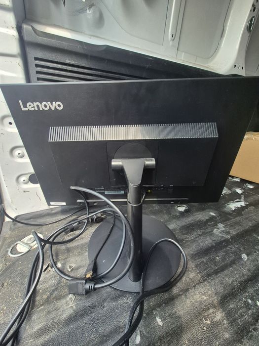 Monitor Lenovo 24"
