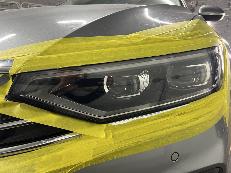 Полірування та оновлення фар