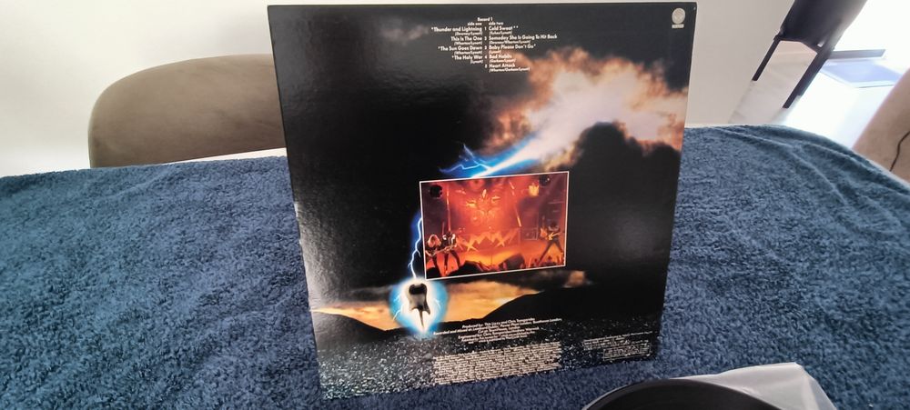 Thin Lizzy, Thunder And Lightning,LP, edição Japão Odivelas • OLX.pt