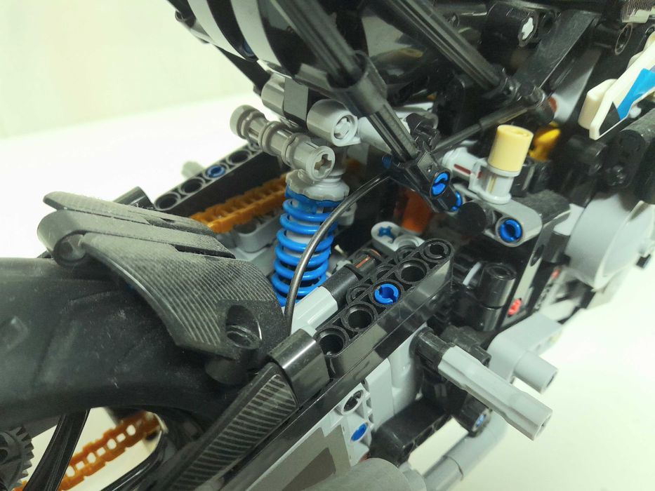 Mota BMW M 1000 RR da Lego Technic.