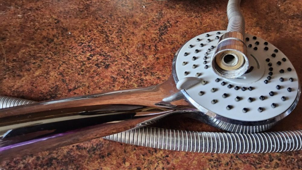 Шланг для душа длина 180 см с лейкой.