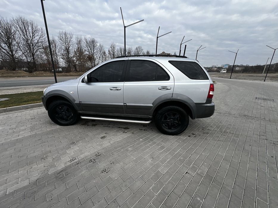Автомобіль Kia Sorento 2.5 2006 рік. Повністю все обслужене. Не гнила