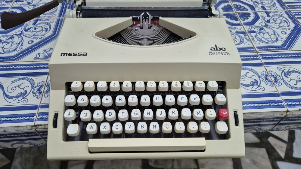 Máquina de escrever Messa