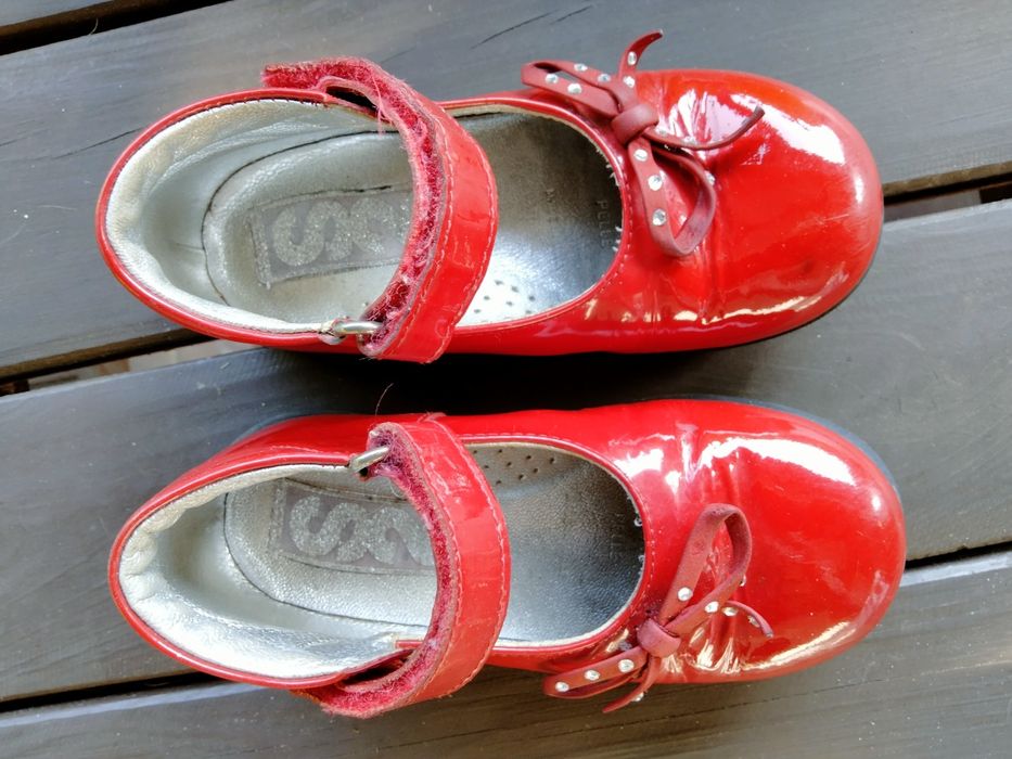 Buty dziewczęce lakierowane