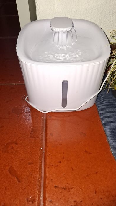 Fonte Bebedouro Automático Lupi Linx 3L para Gatos e Cães