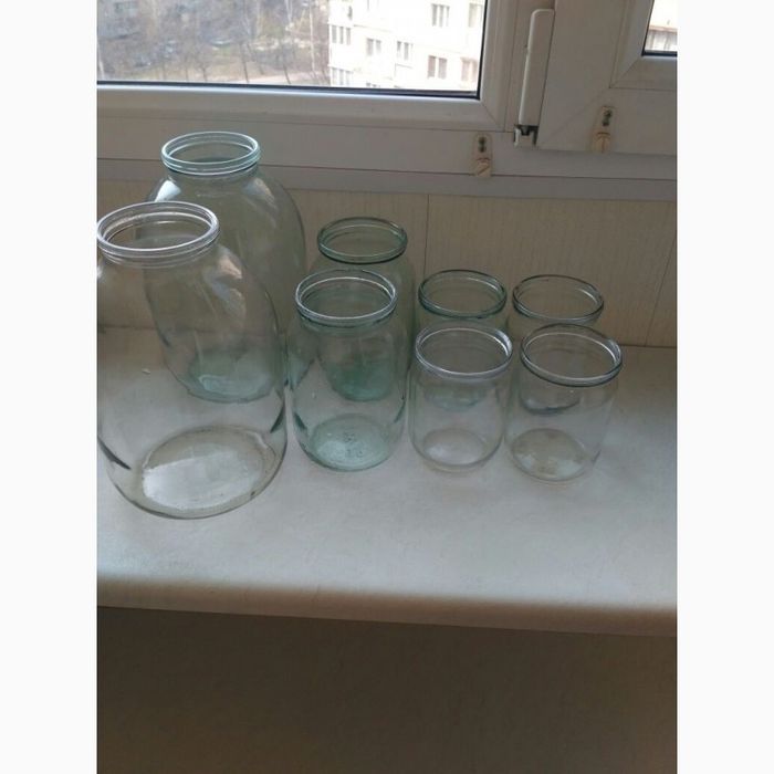 Продам бутыльки (стекло) 3л., 2л., 1л.