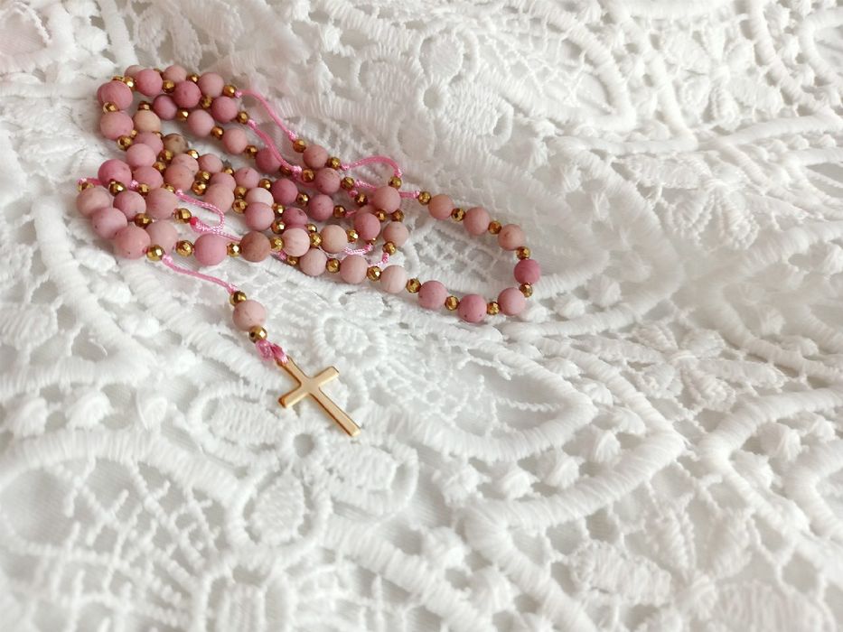 Piękny różaniec z kamieniami RODONITU