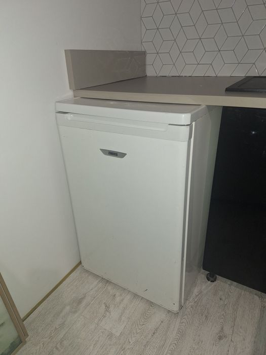 Lodówka zanussi ZT1541 mała WxSxG 85x55x61 sprawna